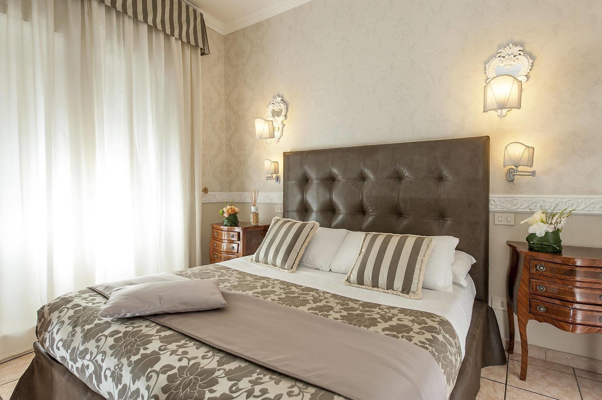 Residenza Zanardelli Bed & Breakfast Рим Екстериор снимка